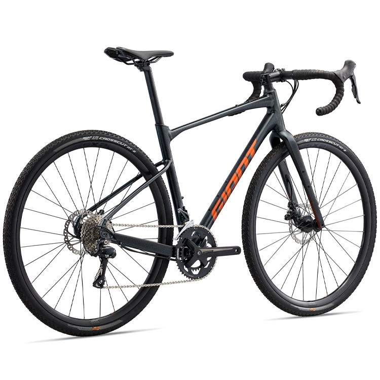 Bicicleta de pietris Giant Revolt 2