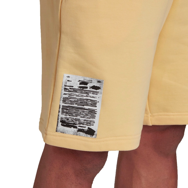 Sorti Adidas Q2 GFX Short