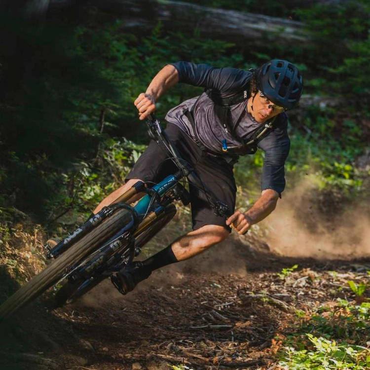 Casca de bicicleta Giant RAIL MIPS MATTE